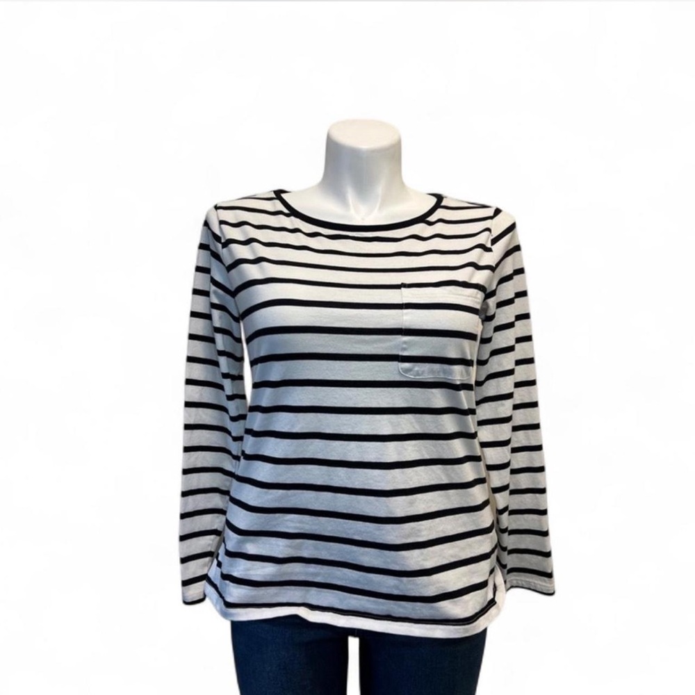 ❤️SALE❤️St. John’s Bay Black & White Top
